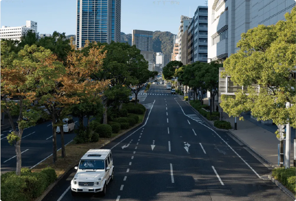 ビジネスと商業施設の中心となる大動脈、フラワーロード