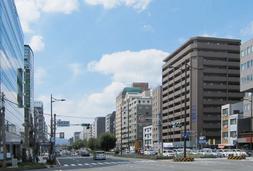 ビジネスの大動脈として一流企業が並ぶ　五条通・烏丸通・堀川通